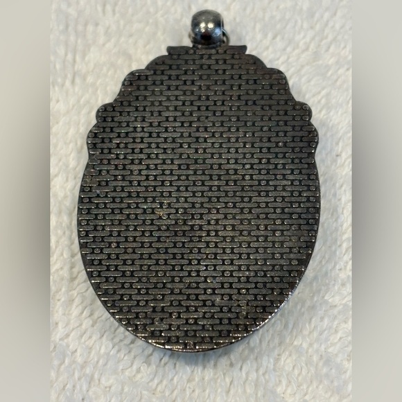 Vintage Victorian Inspired Green Silver Tone Pendant - Picture 7 of 9